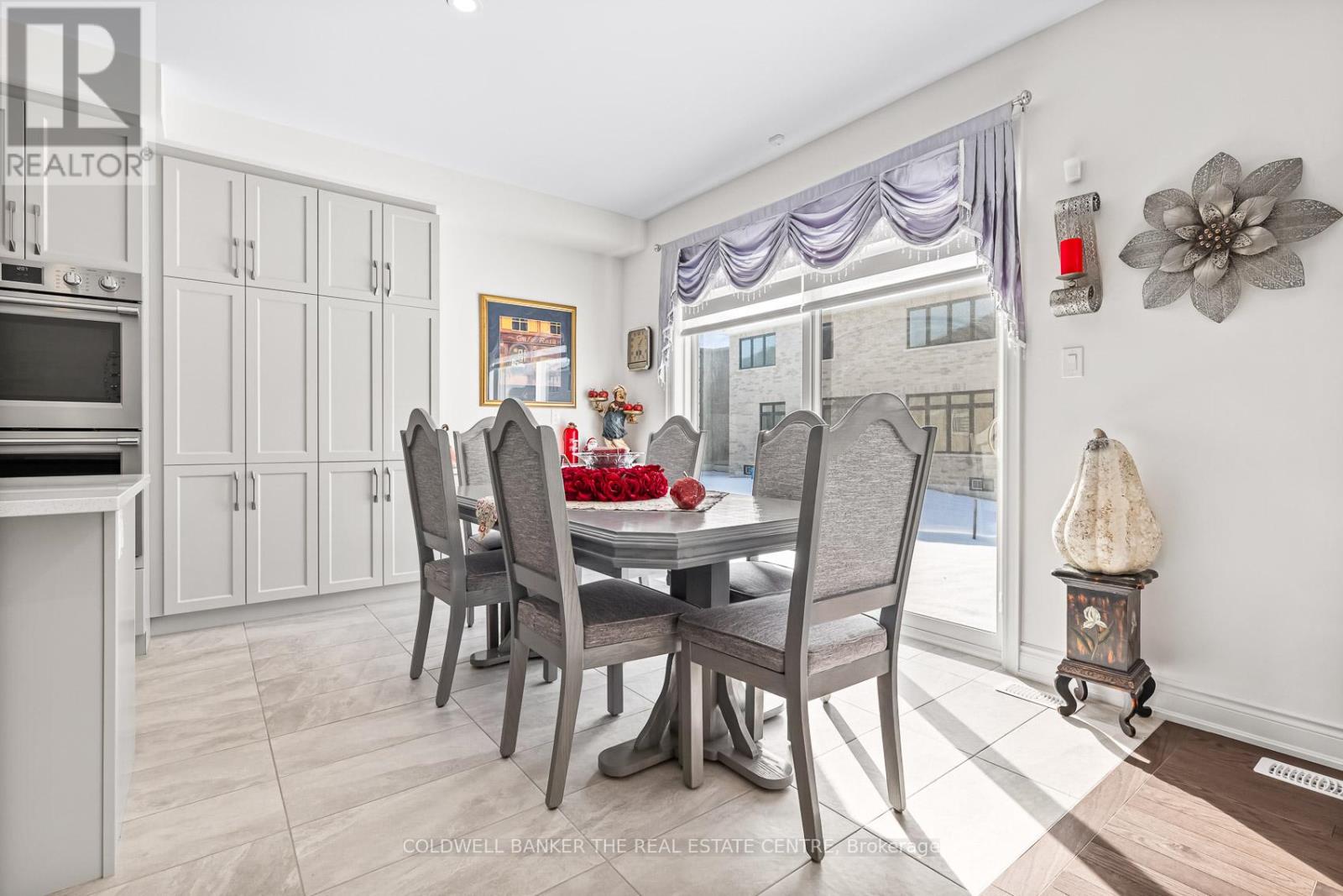 28 BELLFLOWER CRESCENT - 15