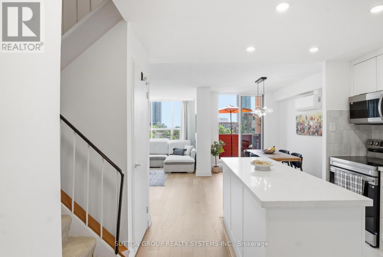 #304 60 SOUTHPORT STREET - 2