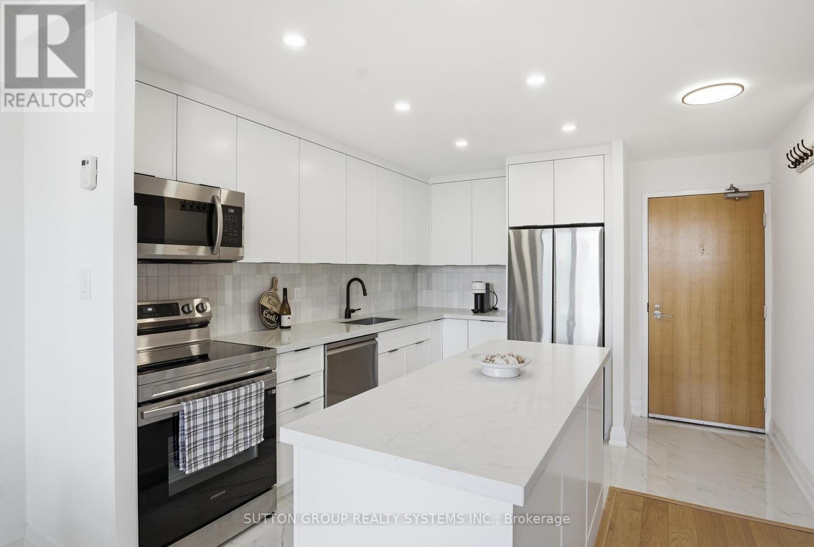 #304 60 SOUTHPORT STREET - 3