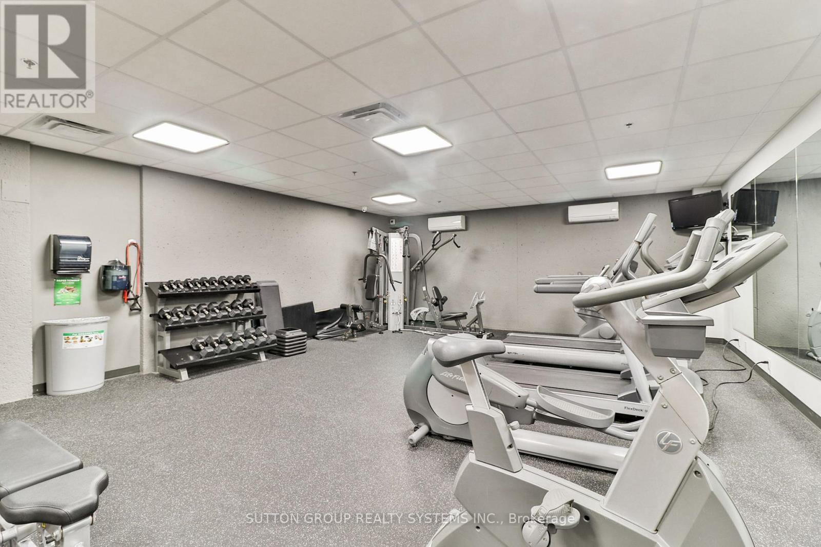 #304 60 SOUTHPORT STREET - 31