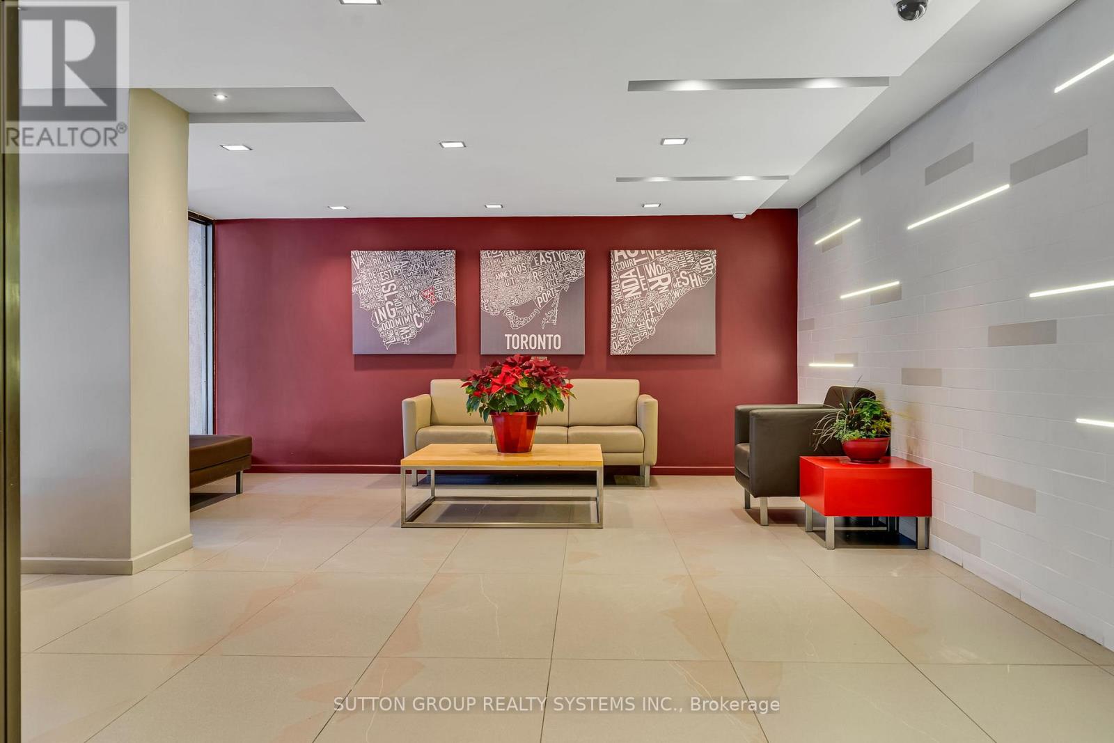 #304 60 SOUTHPORT STREET - 38