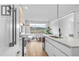 Kitchen - 5054 Ladera Way, Kamloops, BC V2H0E7 Photo 11