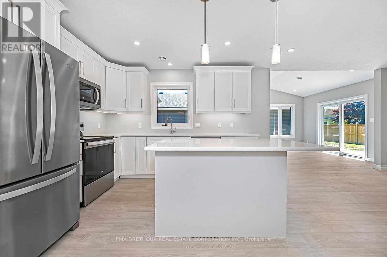 297 LAKE BREEZE DRIVE - 12