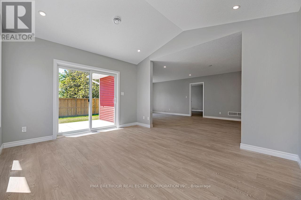 297 LAKE BREEZE DRIVE - 23