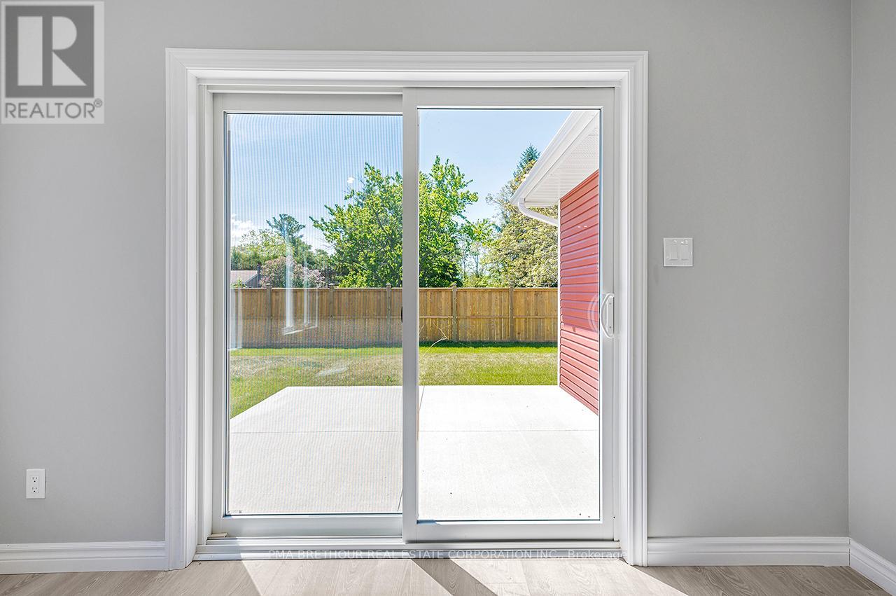 297 LAKE BREEZE DRIVE - 25