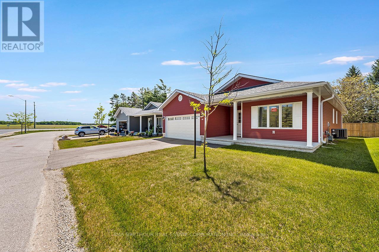 297 LAKE BREEZE DRIVE - 3