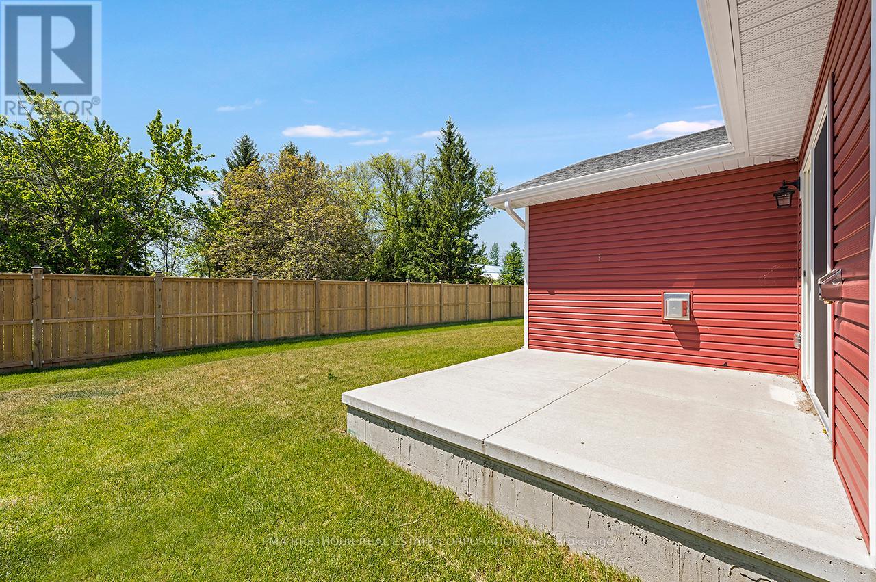 297 LAKE BREEZE DRIVE - 8