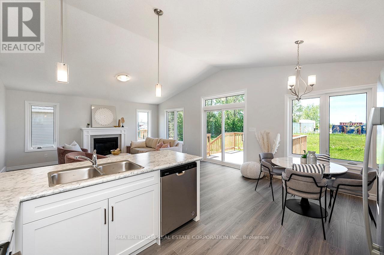 21 BLUFFS VIEW BOULEVARD - 18