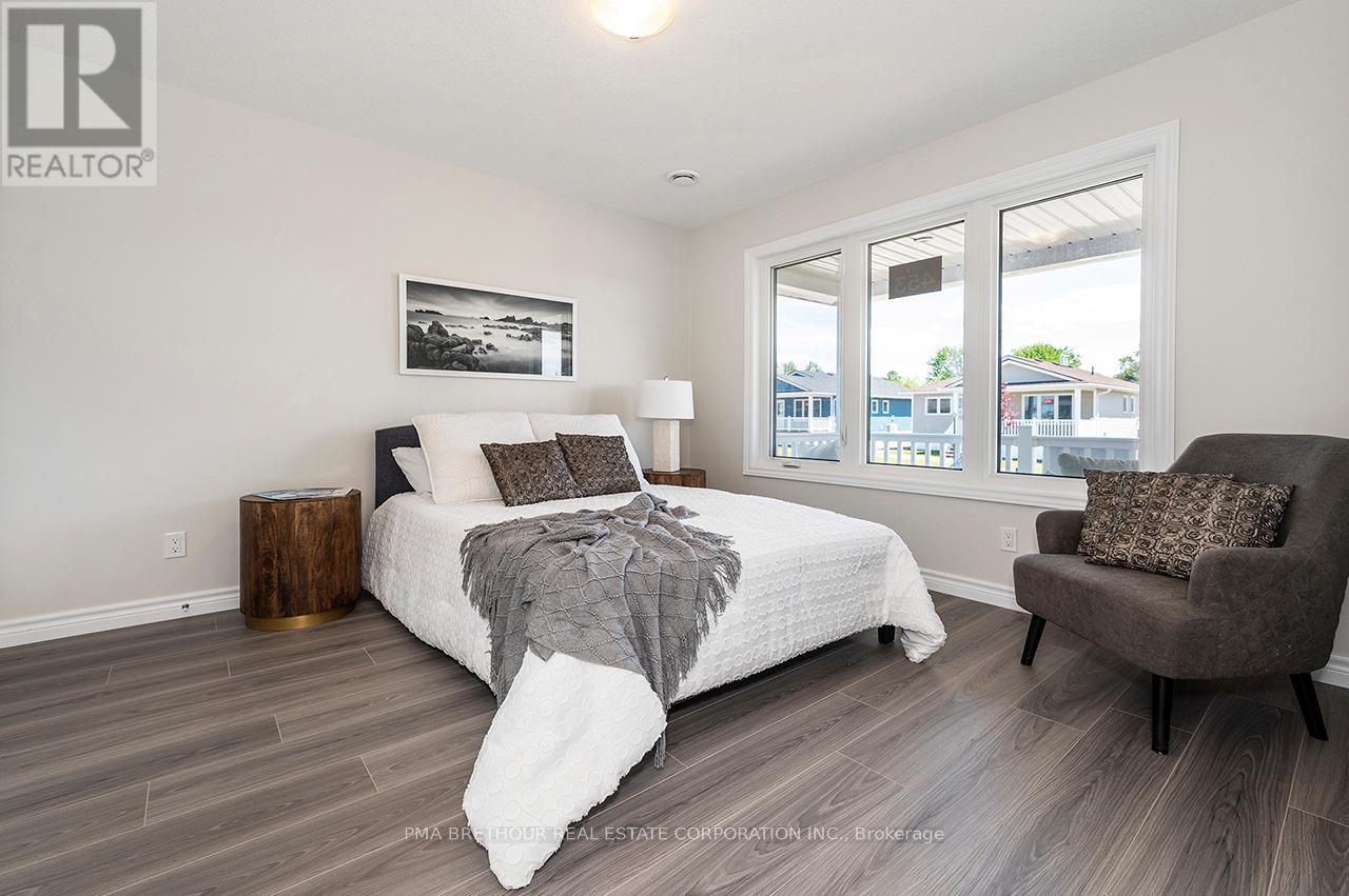 21 BLUFFS VIEW BOULEVARD - 19