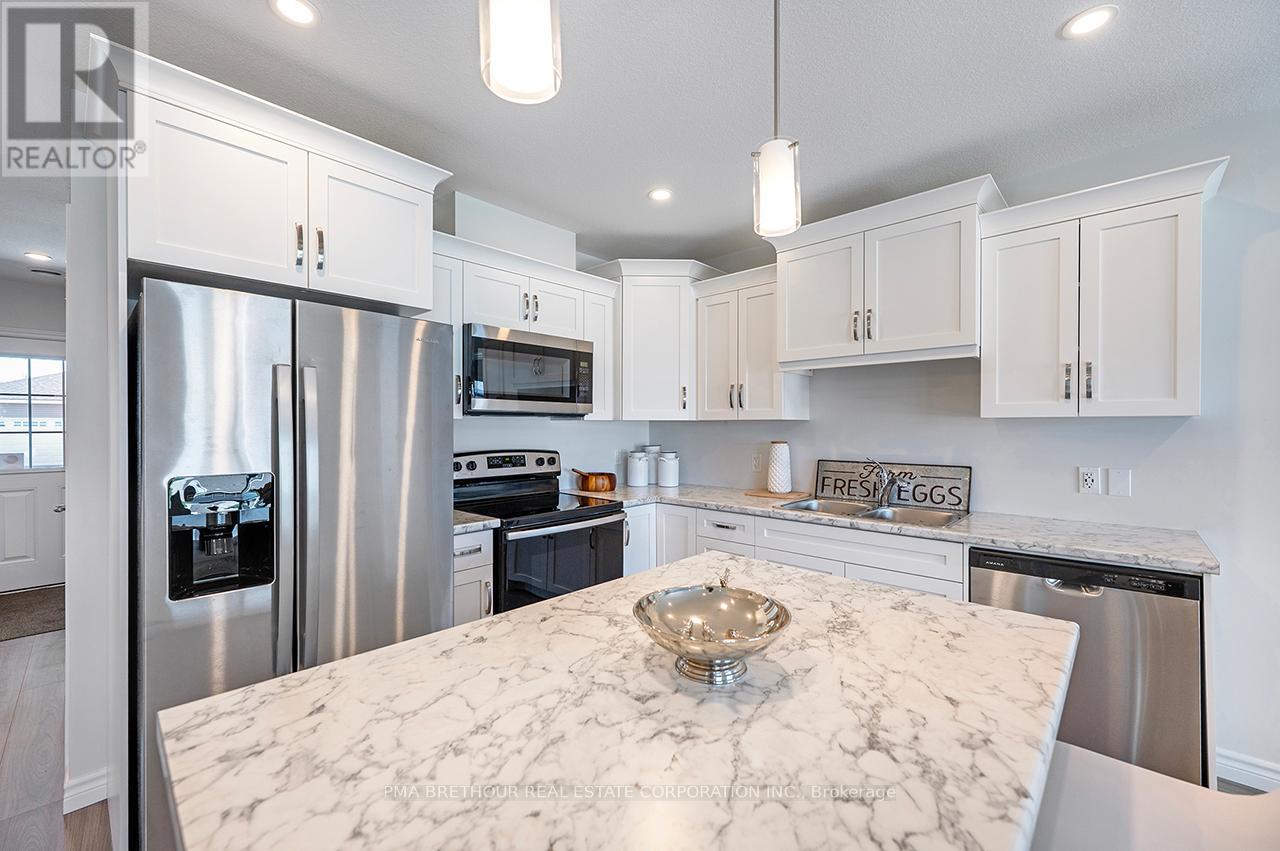 242 LAKE BREEZE DRIVE - 12