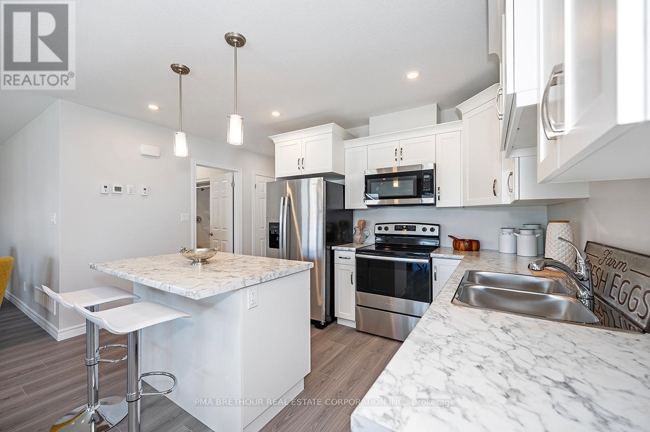 242 LAKE BREEZE DRIVE - 13