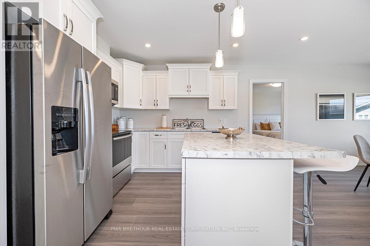 242 LAKE BREEZE DRIVE - 14