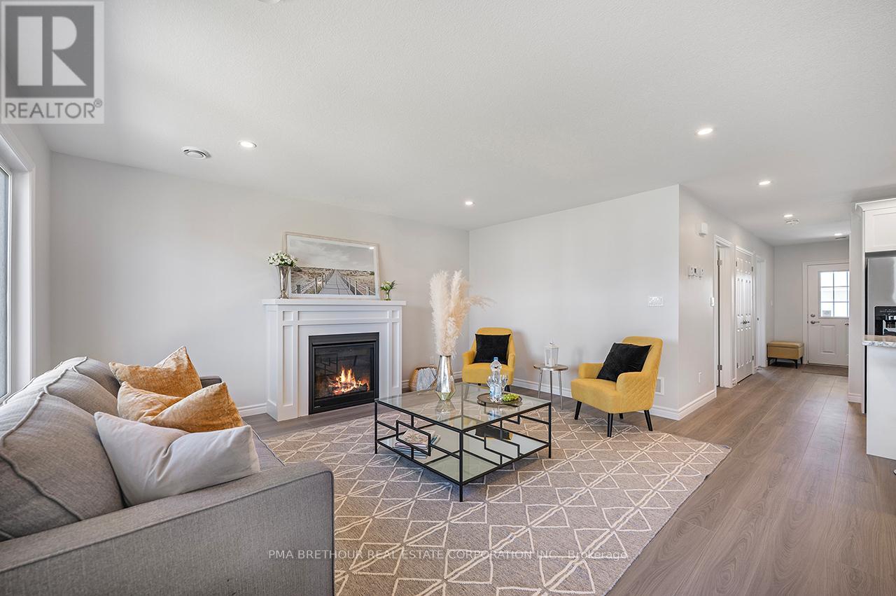 242 LAKE BREEZE DRIVE - 18