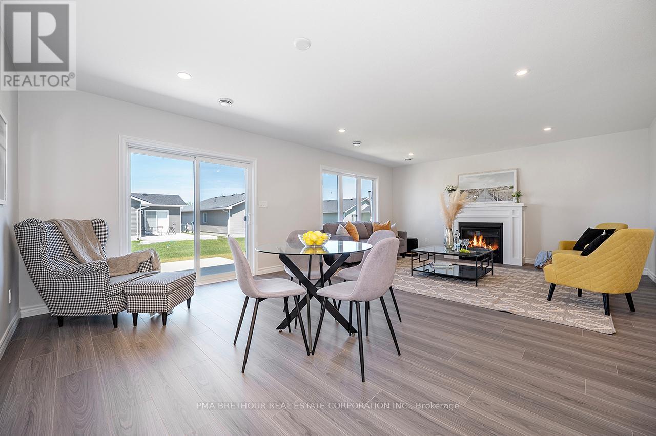 242 LAKE BREEZE DRIVE - 19