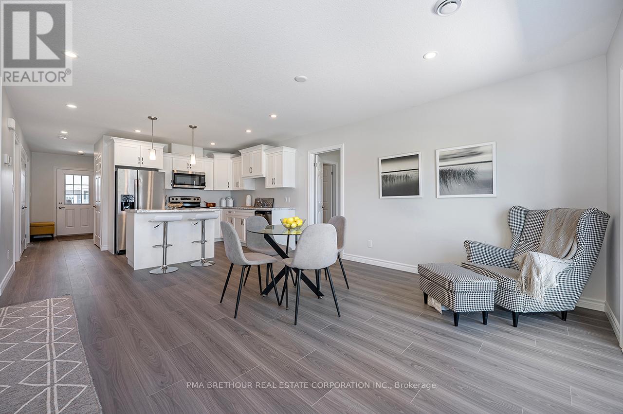 242 LAKE BREEZE DRIVE - 23