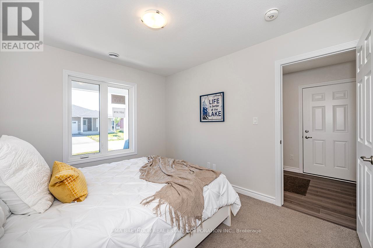 242 LAKE BREEZE DRIVE - 25