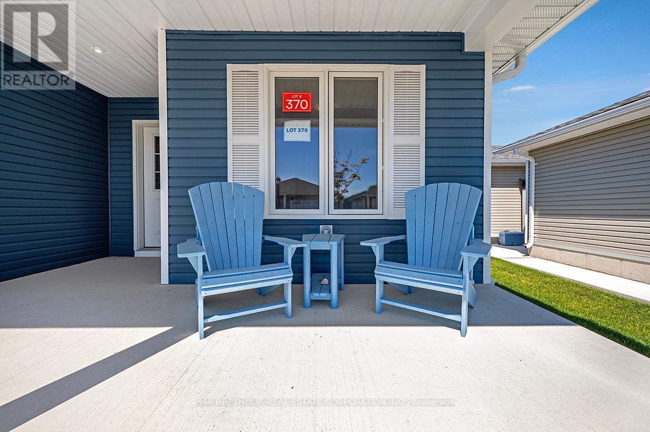 242 LAKE BREEZE DRIVE - 3