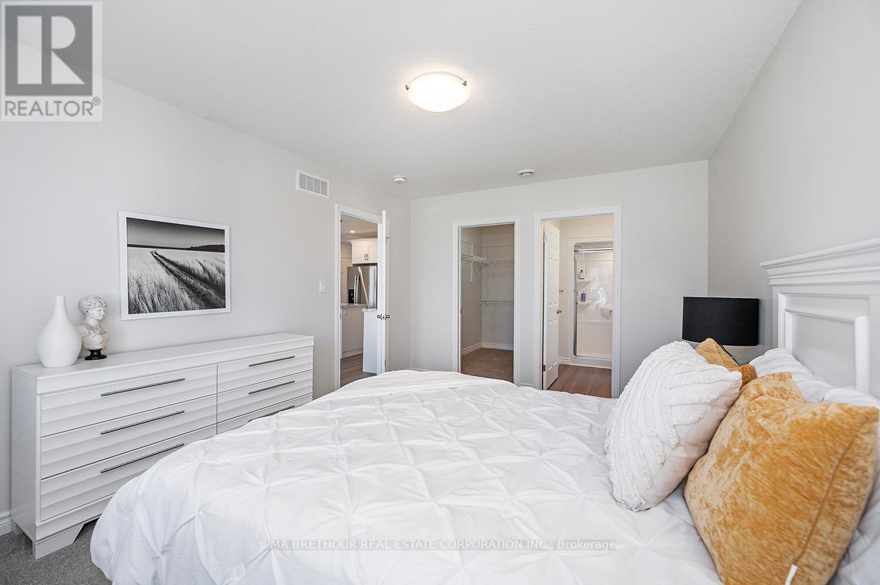 242 LAKE BREEZE DRIVE - 34