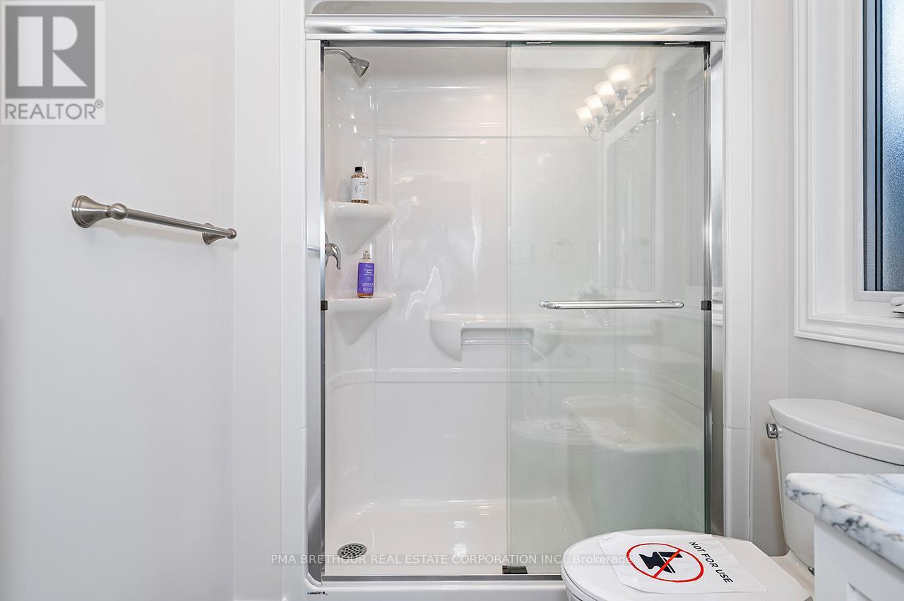 242 LAKE BREEZE DRIVE - 39