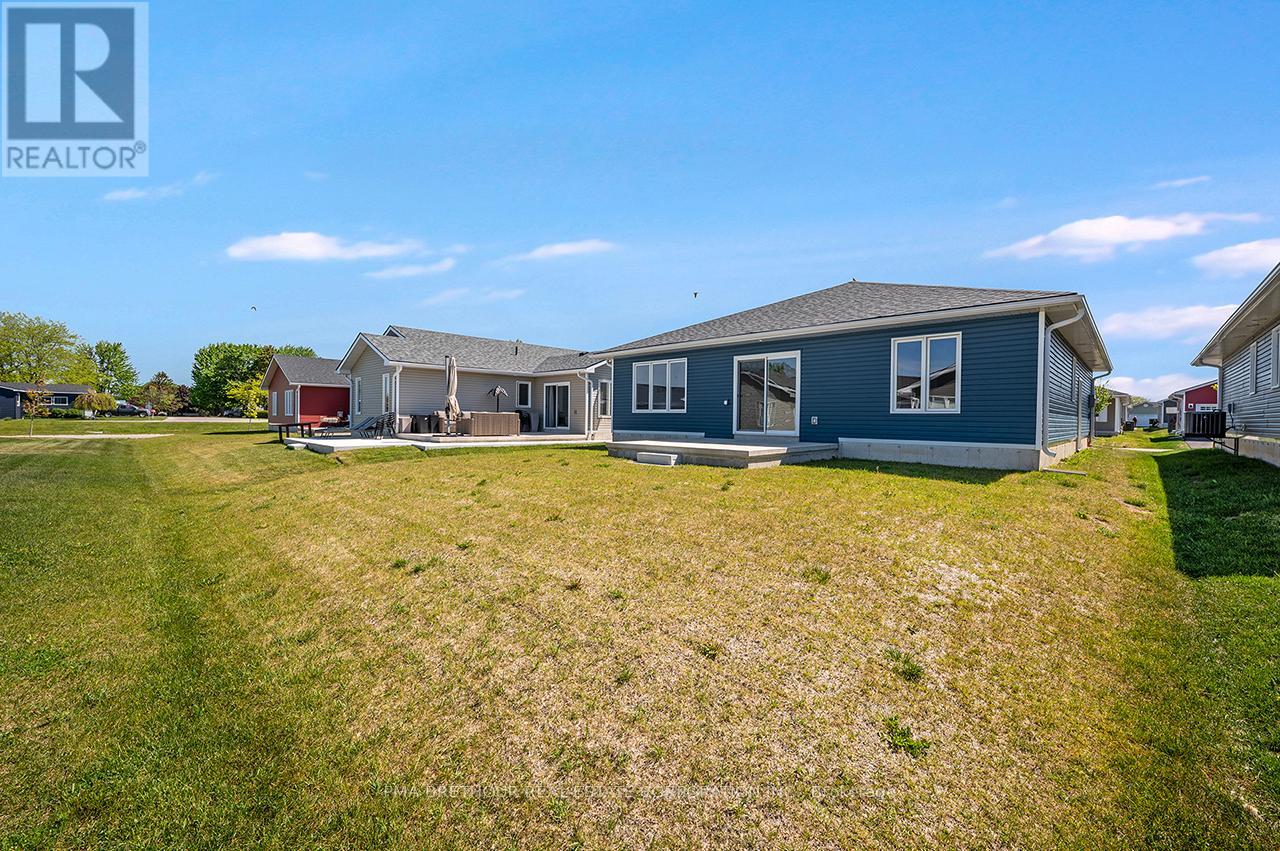 242 LAKE BREEZE DRIVE - 6