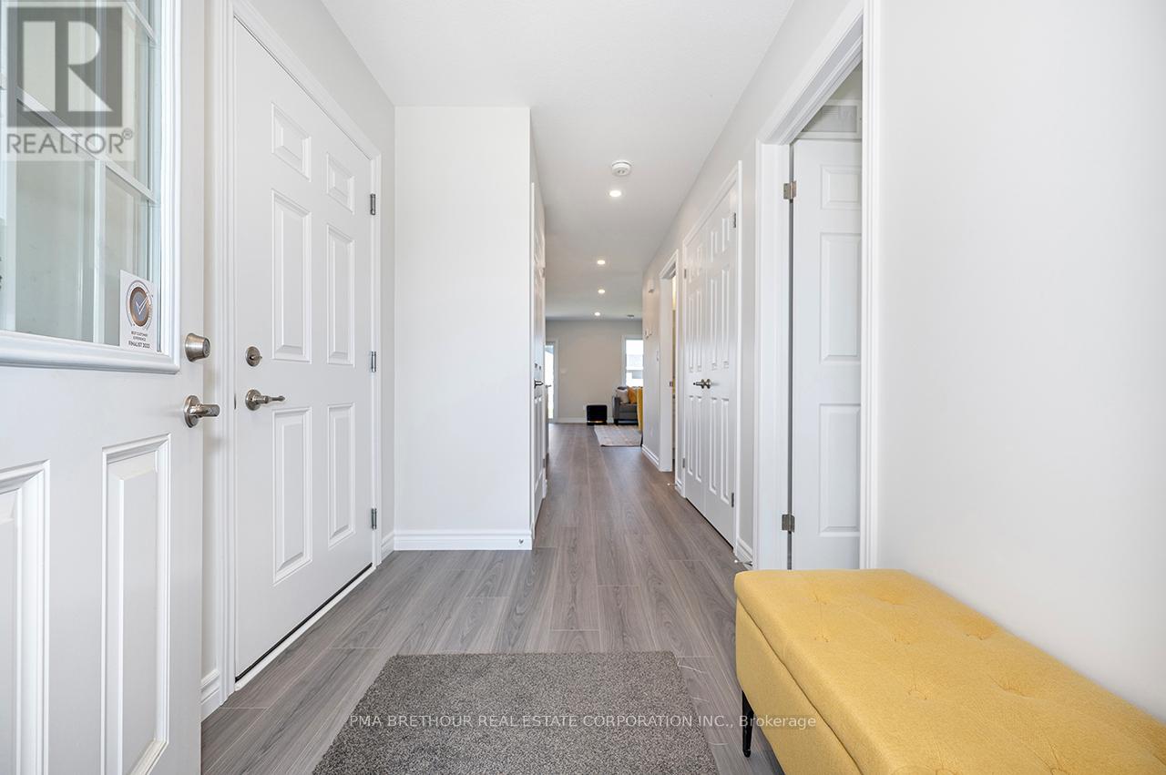 242 LAKE BREEZE DRIVE - 7