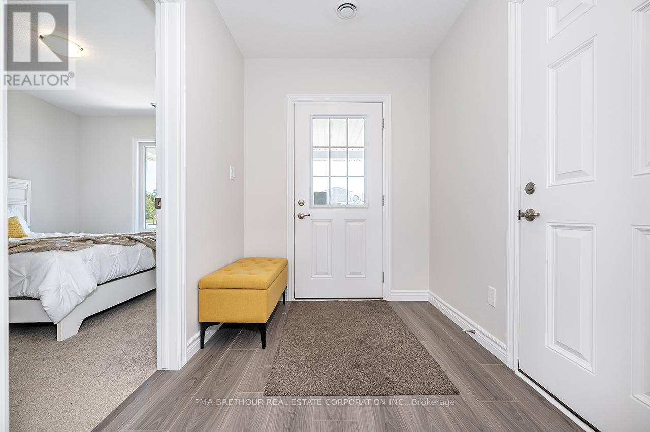 242 LAKE BREEZE DRIVE - 8