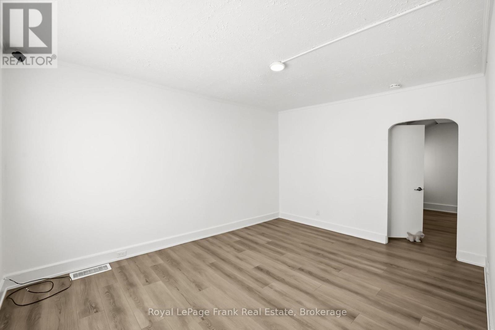 36 & 38 BRUCE STREET - Image 19