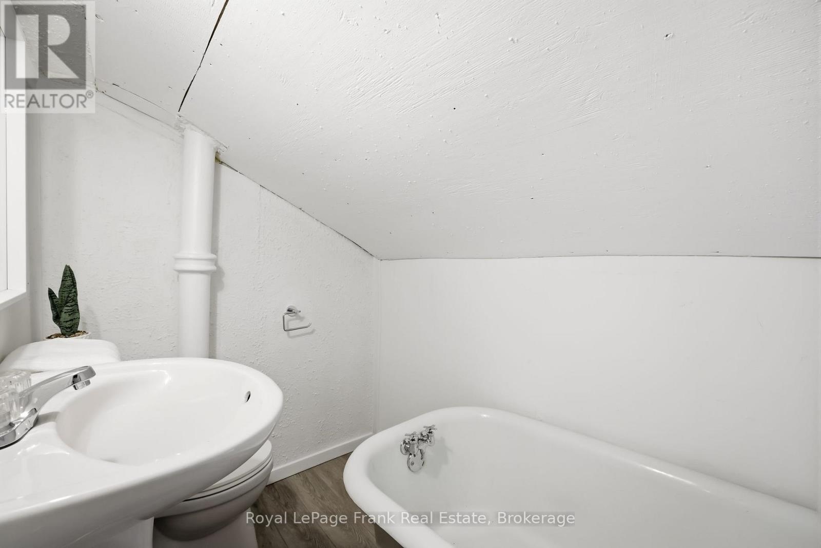 36 & 38 BRUCE STREET - Image 25