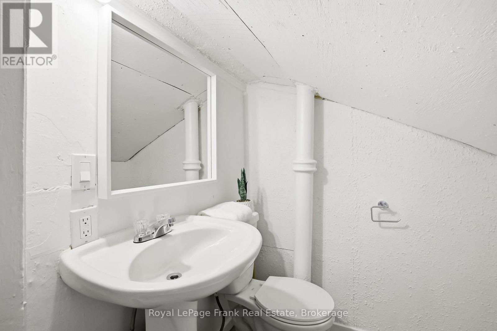 36 & 38 BRUCE STREET - Image 26