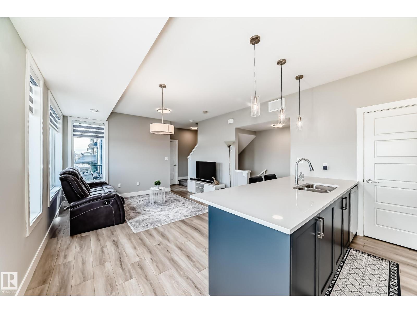 #50 6905 25 AV SW - 5