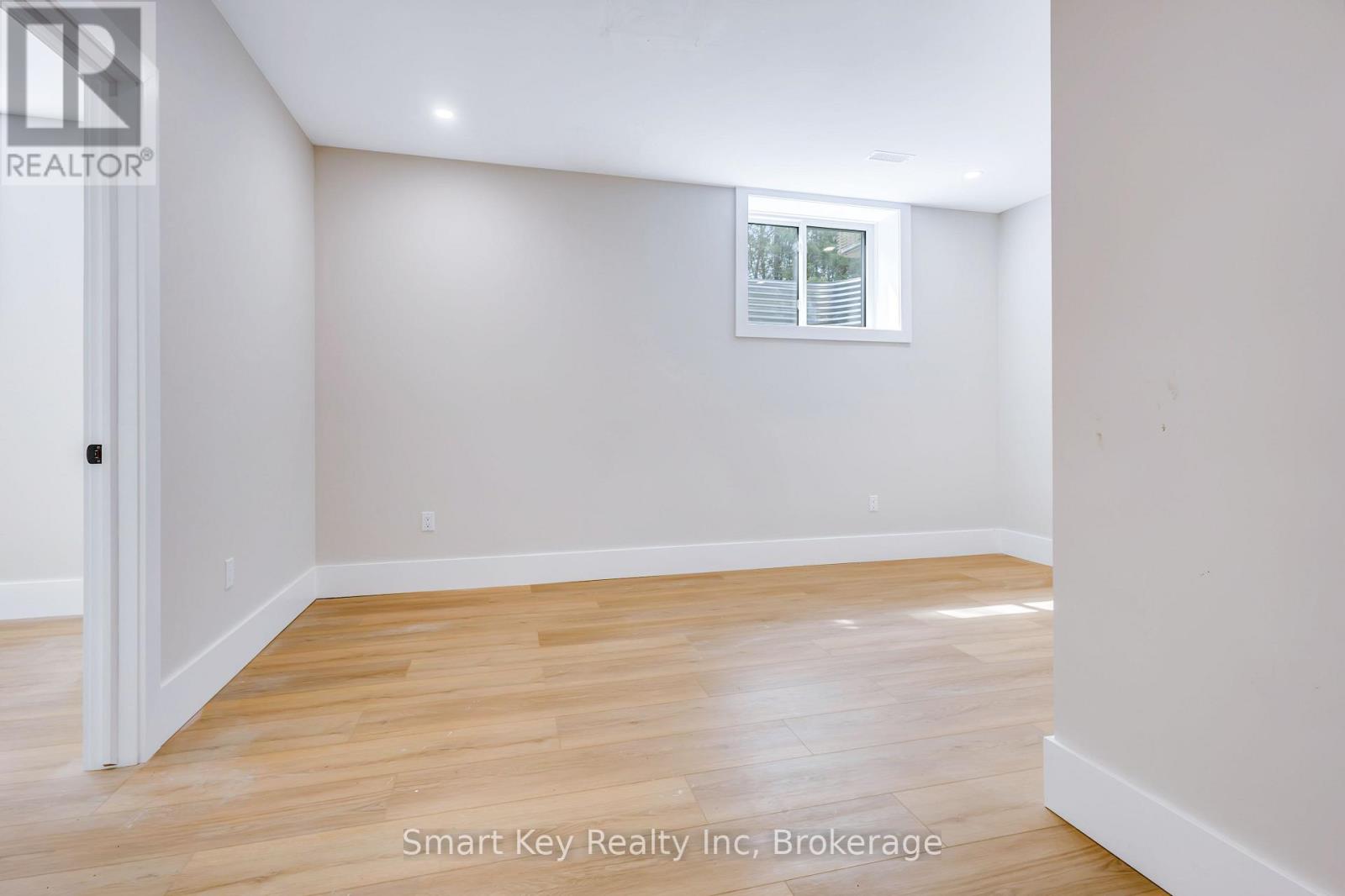 3 Bed, 3 Bath Multi-Family for Rent in Ottawa – B – 125 BRAE CRESCENT, Ottawa – MLS# X13422588 - Image 4