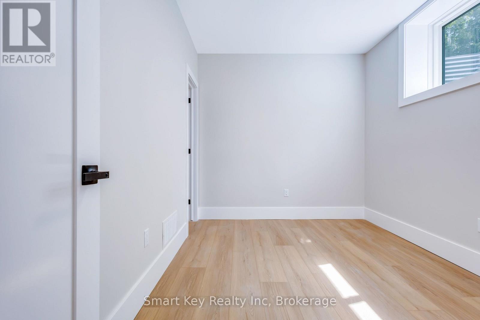 3 Bed, 3 Bath Multi-Family for Rent in Ottawa – B – 125 BRAE CRESCENT, Ottawa – MLS# X13422588 - Image 23