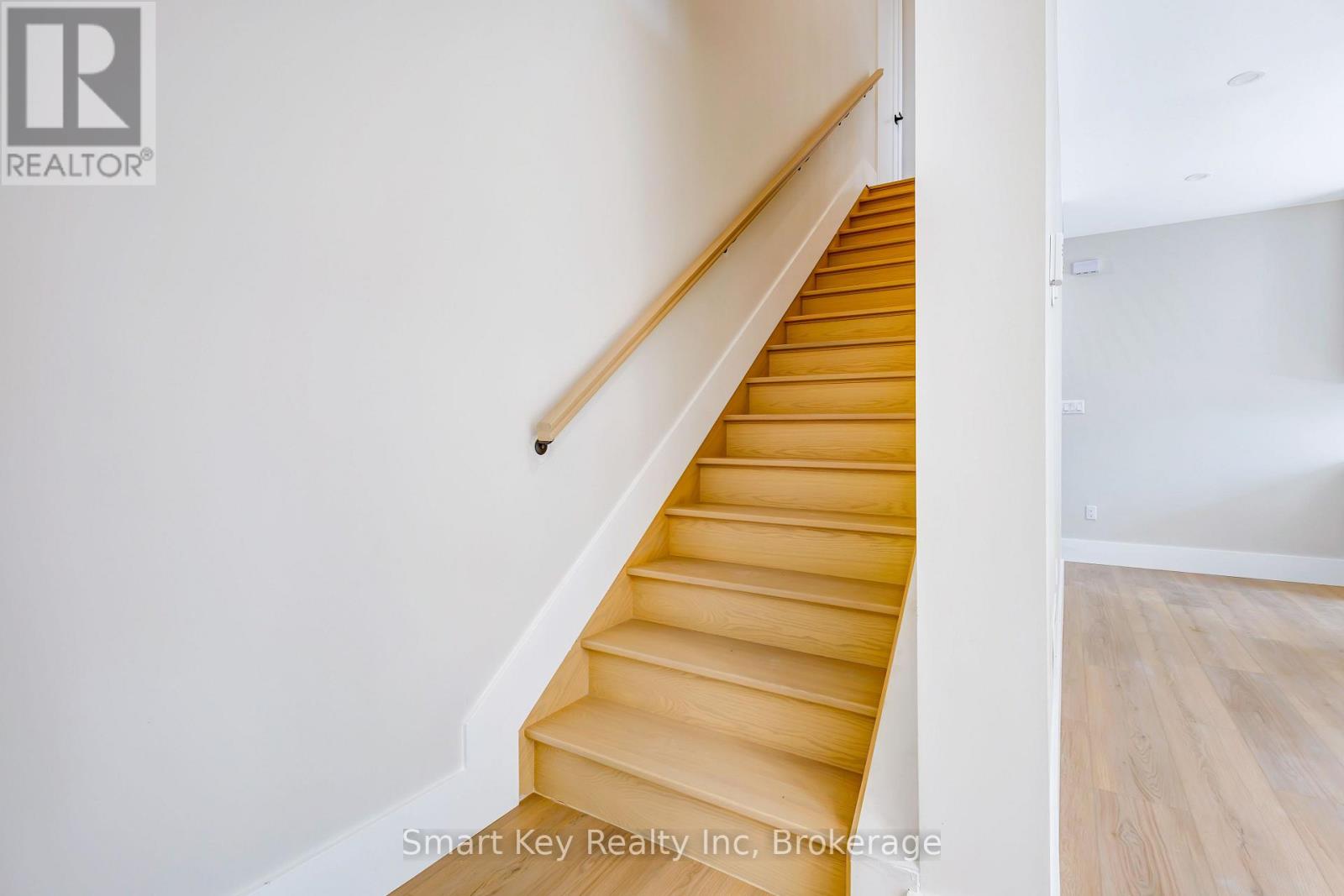 3 Bed, 3 Bath Multi-Family for Rent in Ottawa – B – 125 BRAE CRESCENT, Ottawa – MLS# X13422588 - Image 15
