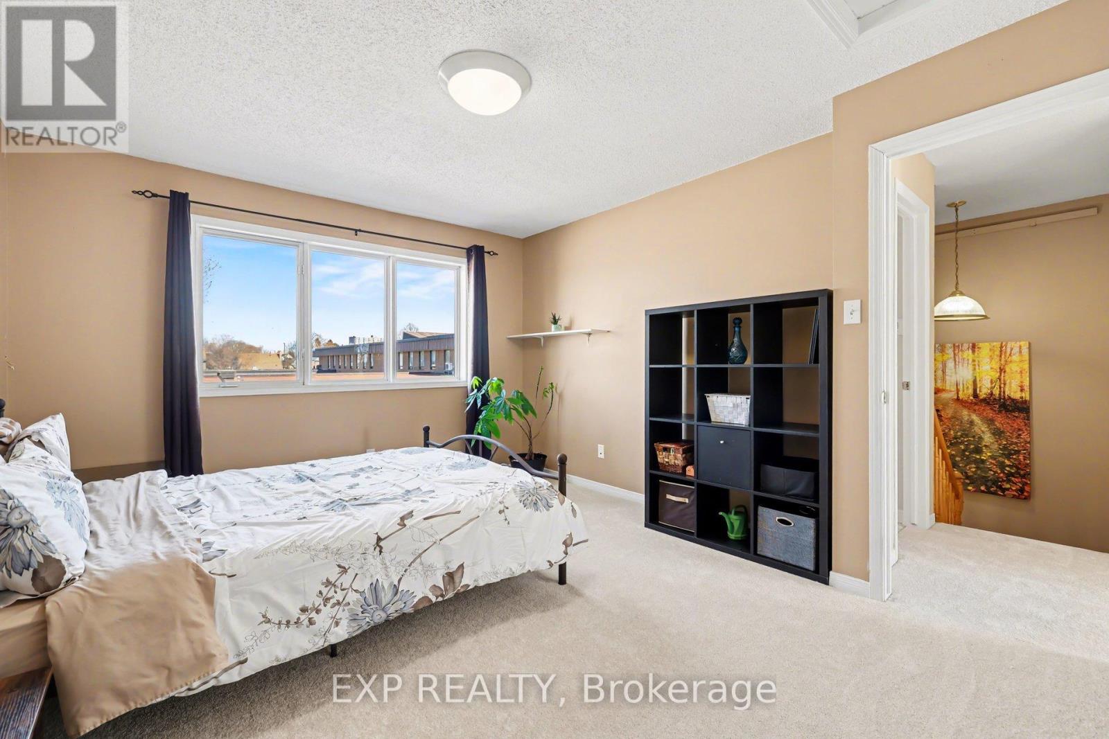 2 Bed, 3 Bath House for Sale in Ottawa – 8 BARNABY PRIVATE, Ottawa – MLS# X13236572 - Image 16