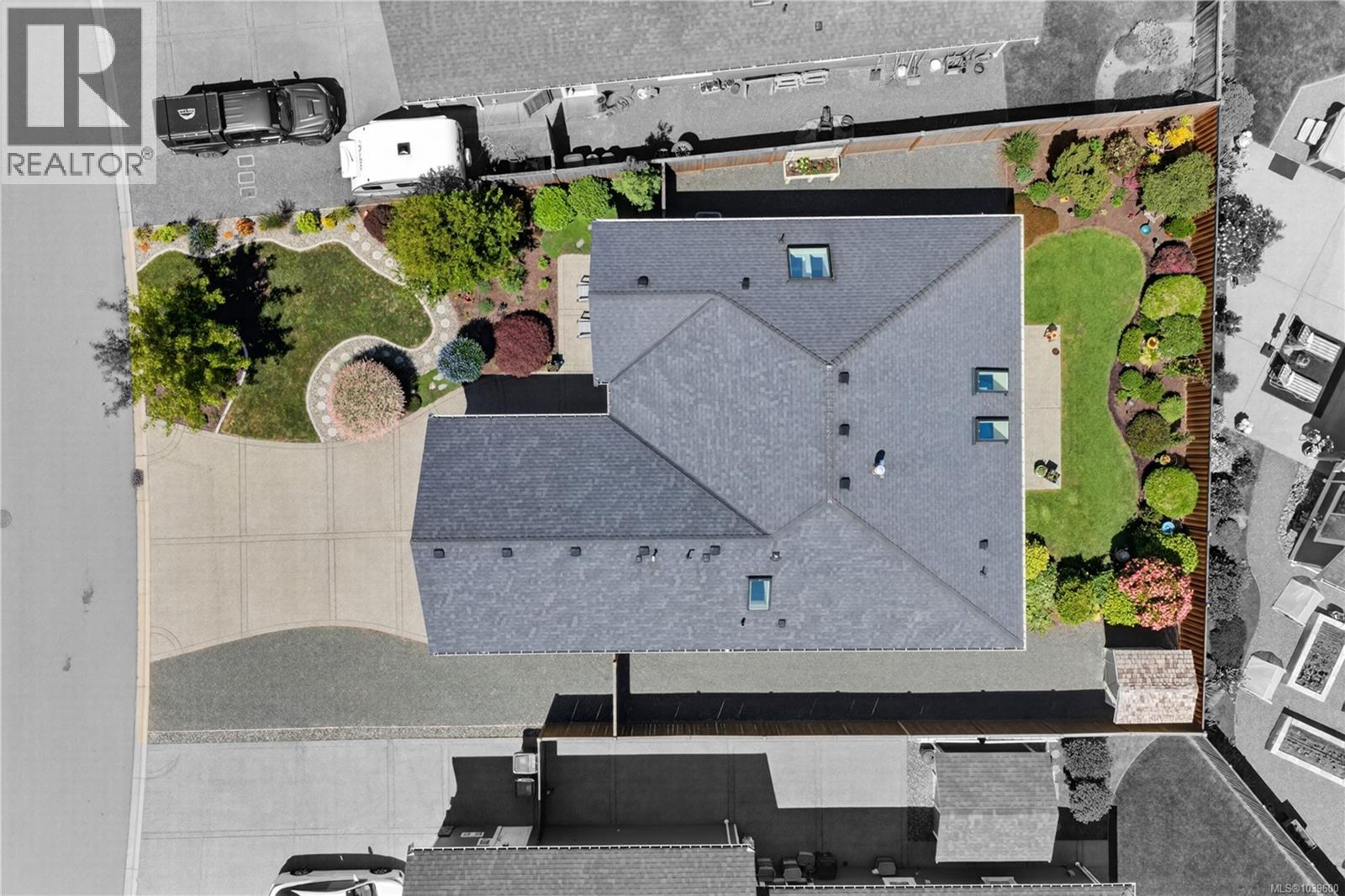 474 Ridgefield Dr - Image 3
