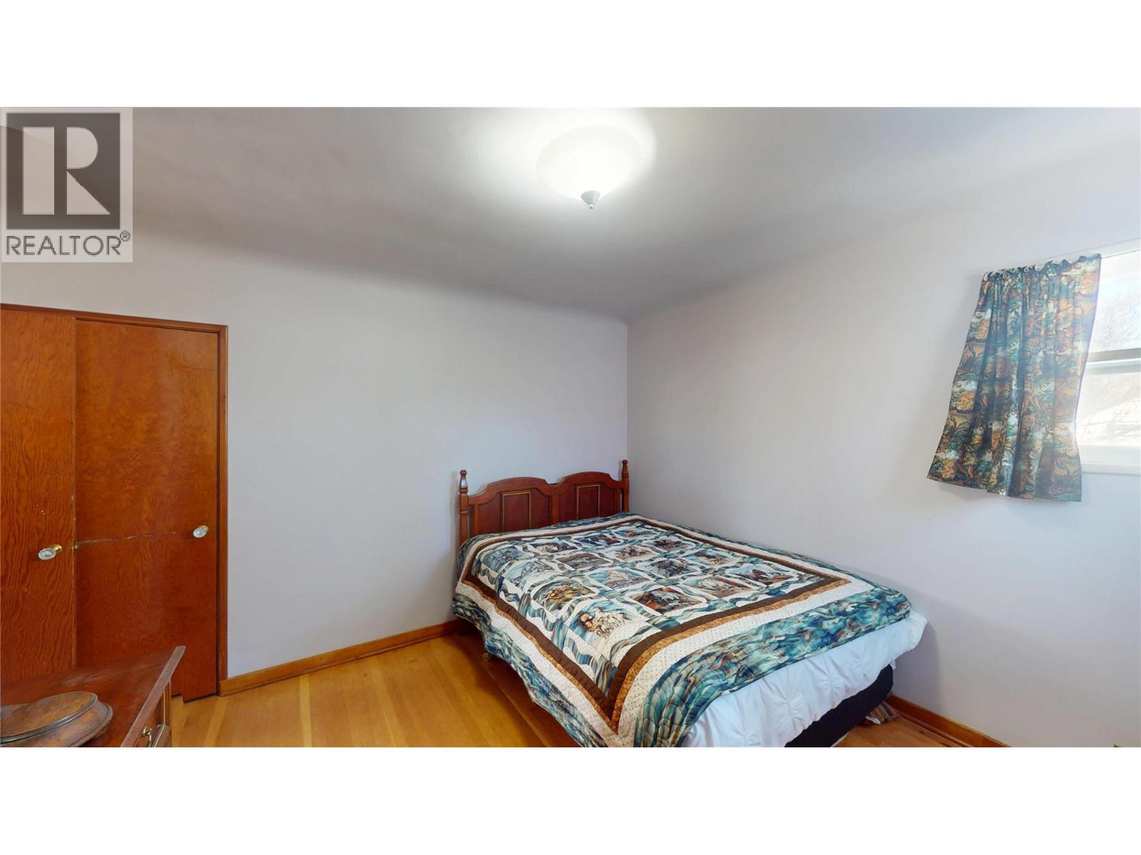 325 14 Avenue S - 18