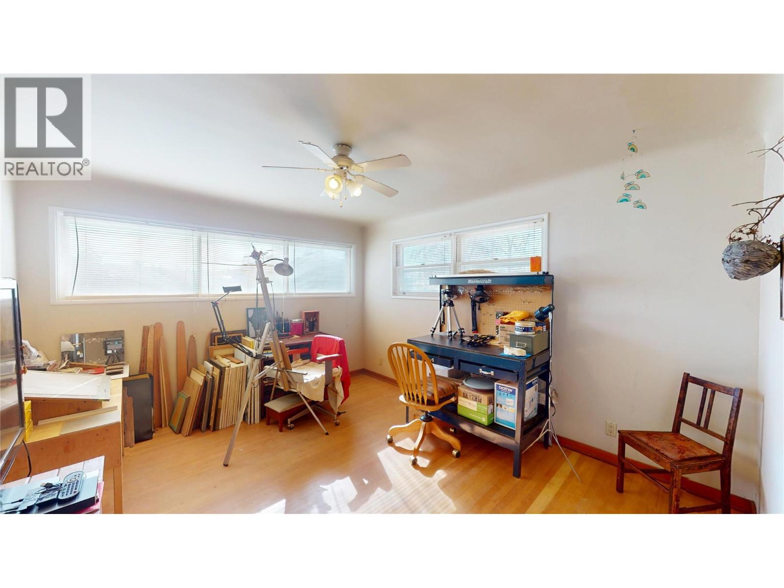 325 14 Avenue S - Image 19