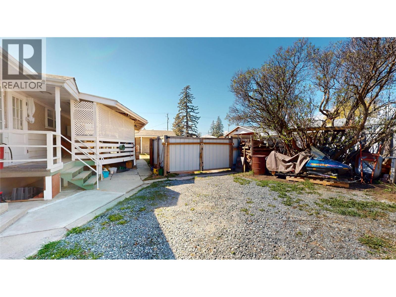 325 14 Avenue S - 43