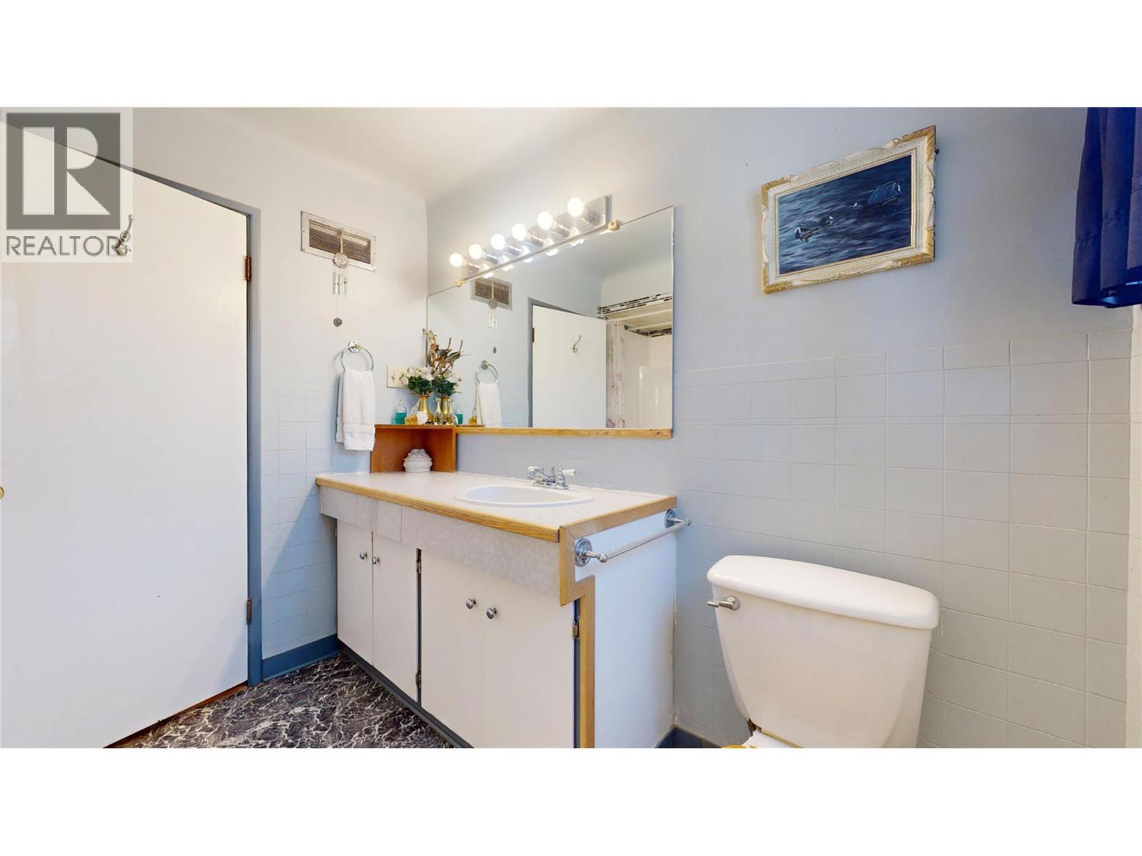 325 14 Avenue S - Image 15