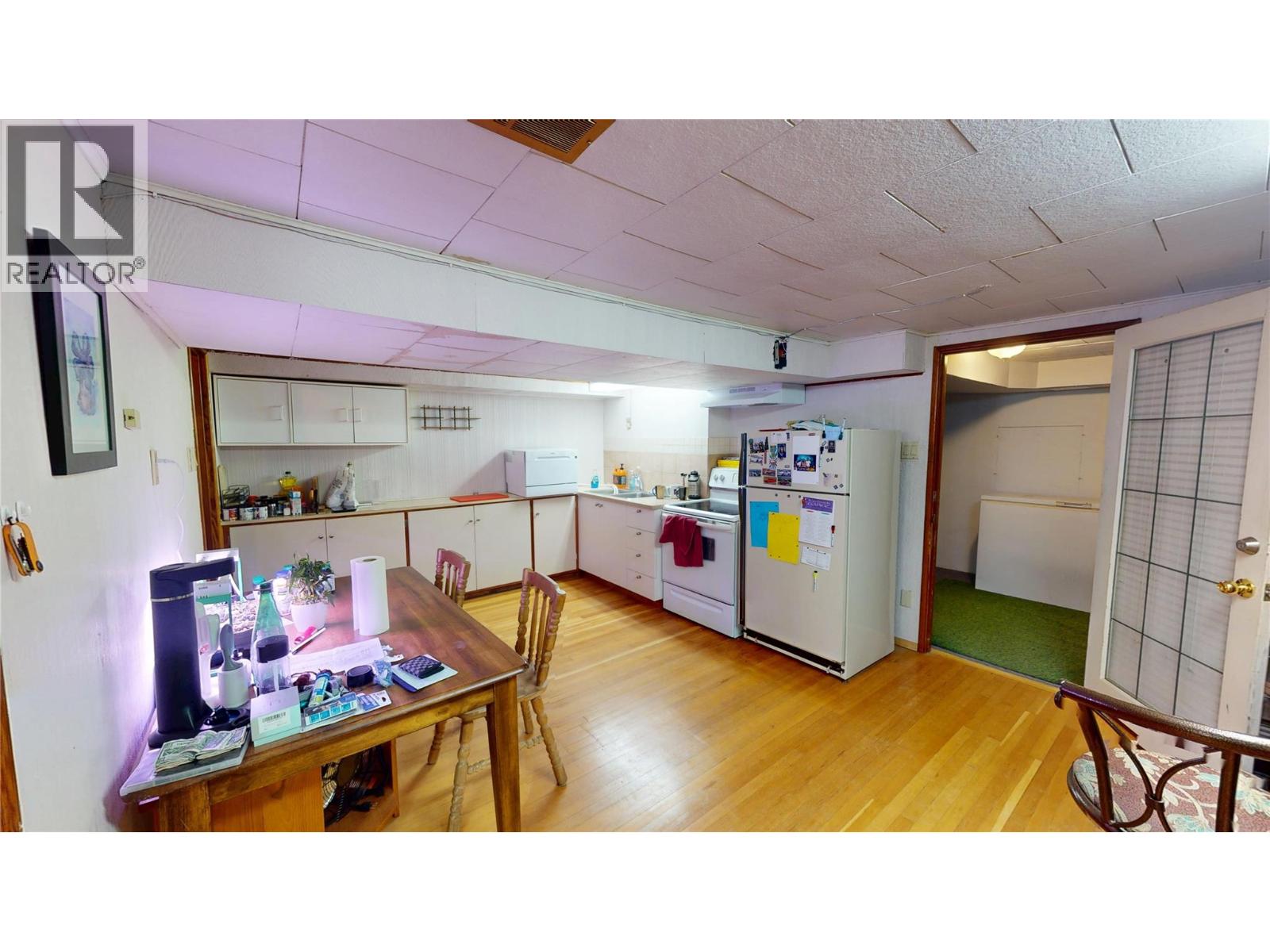 325 14 Avenue S - Image 29