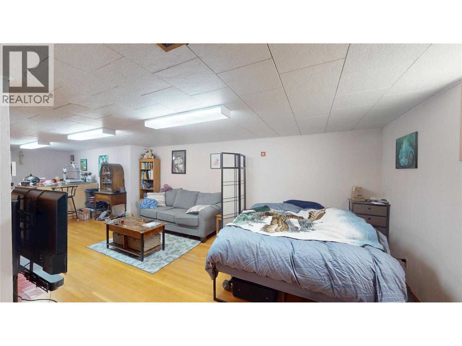 325 14 Avenue S - 26
