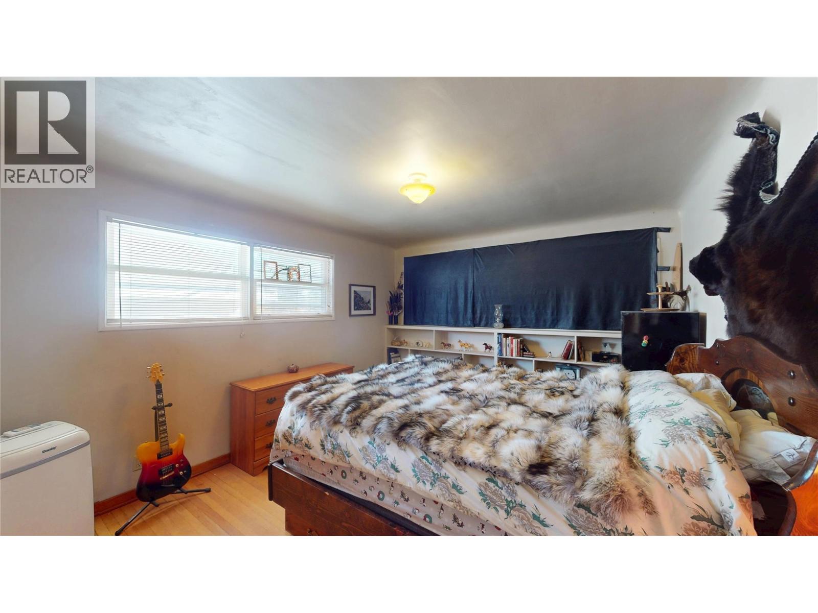 325 14 Avenue S - Image 13