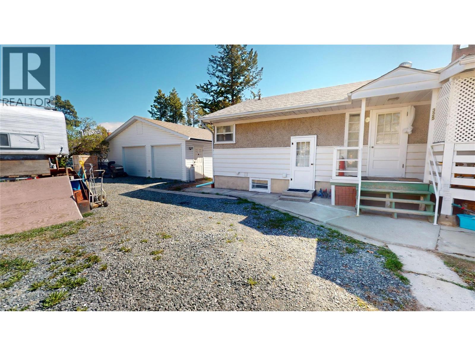 325 14 Avenue S - 41