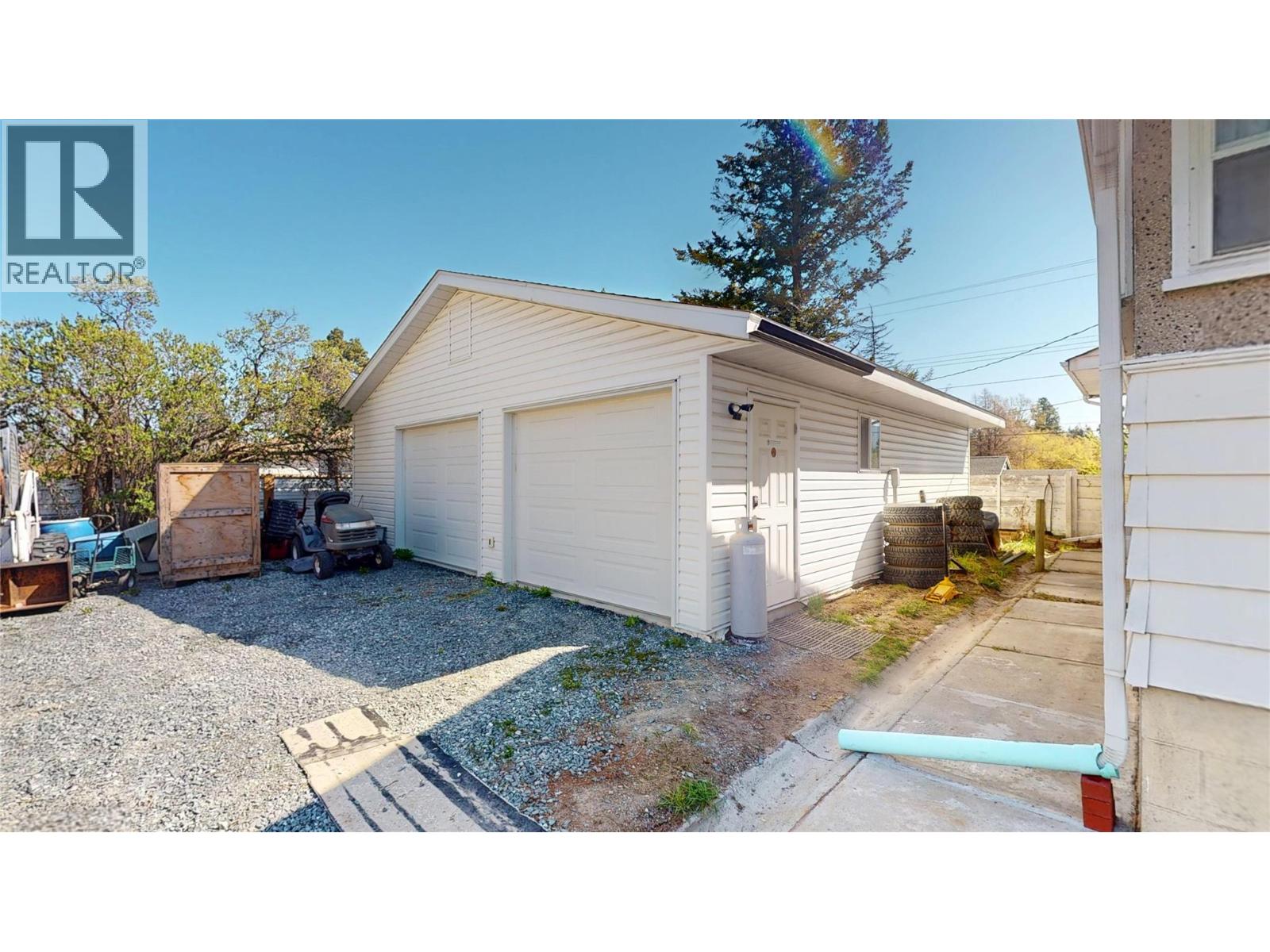 325 14 Avenue S - Image 44