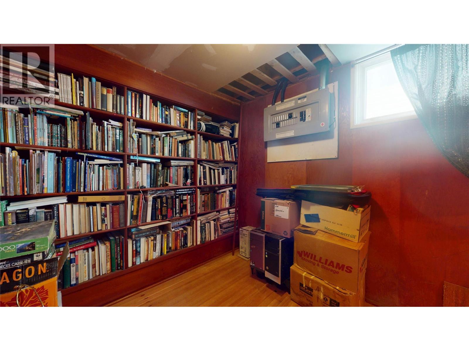 325 14 Avenue S - 35