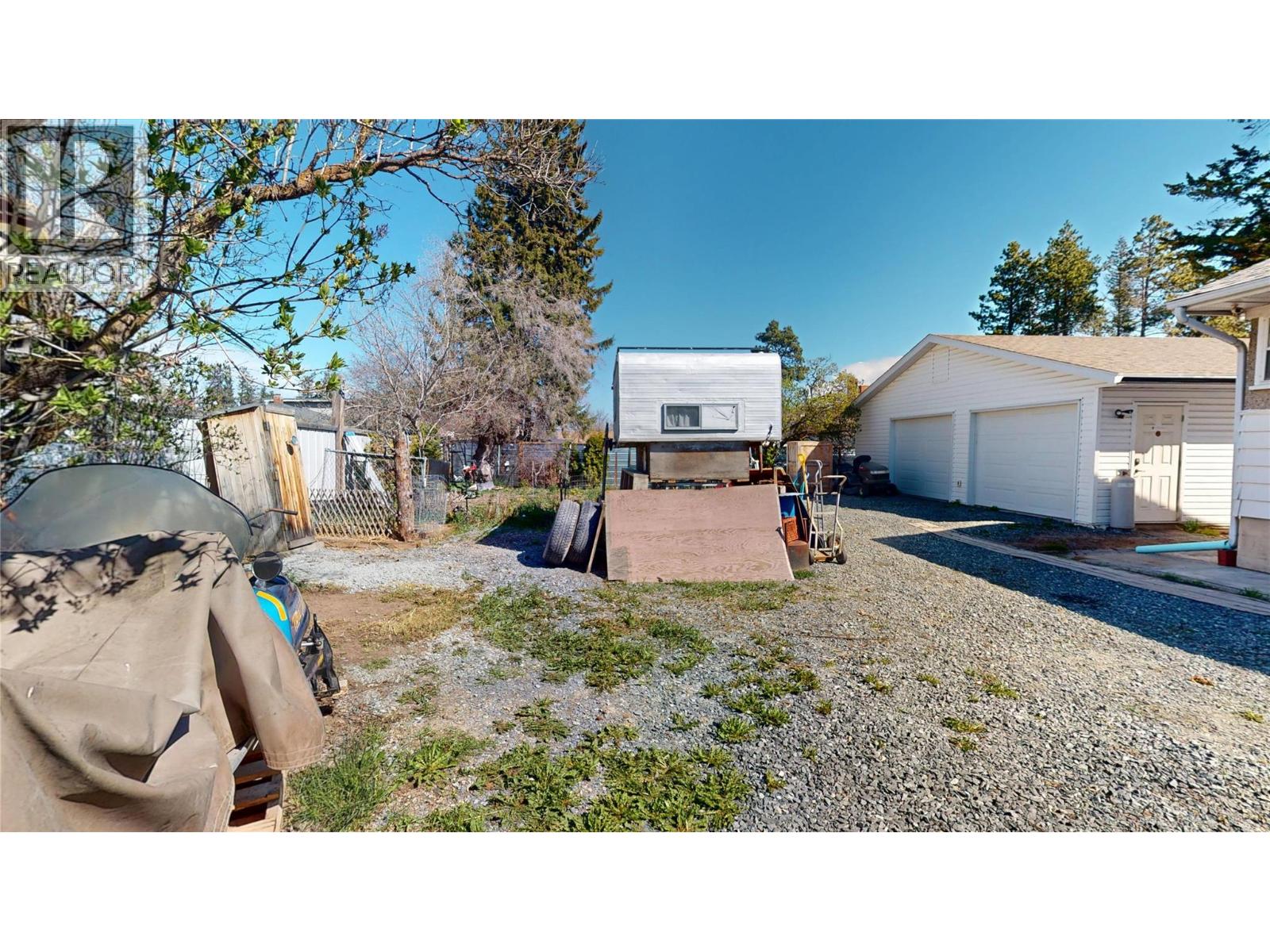 325 14 Avenue S - 42