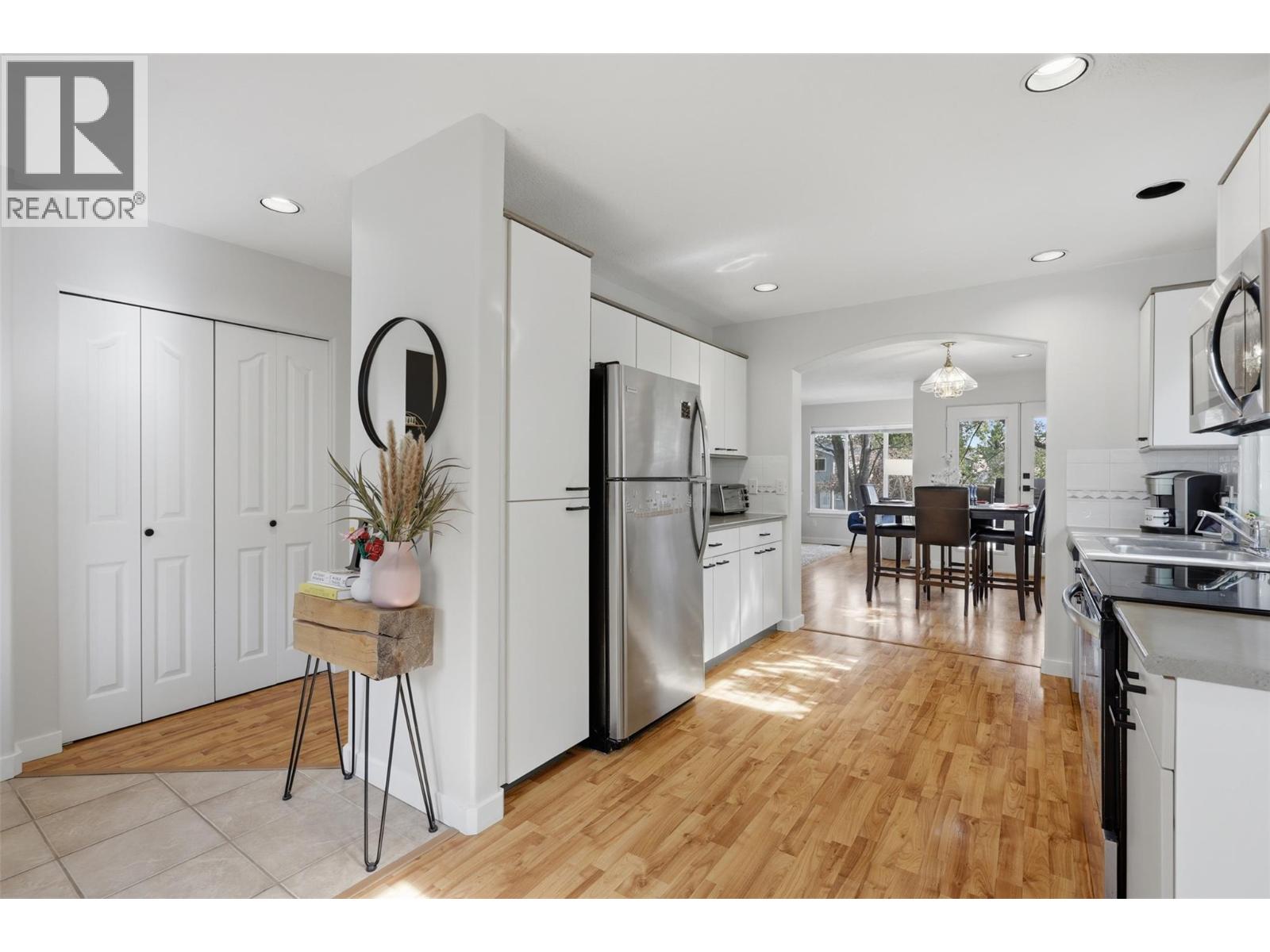 #8 411 ABERDEEN Drive - 8