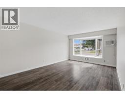 Kitchen - 2641 Young Place, Kamloops, BC V2B8A4 Photo 9
