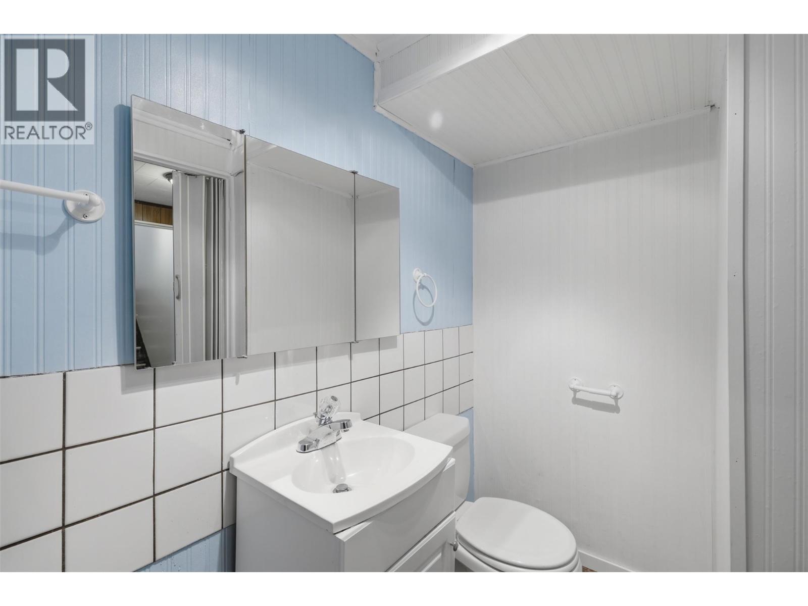 2641 Young Place - 22