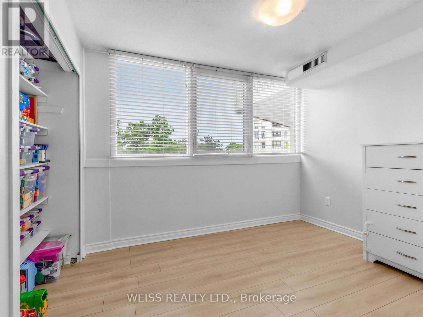 #202 150 NEPTUNE DRIVE - 20